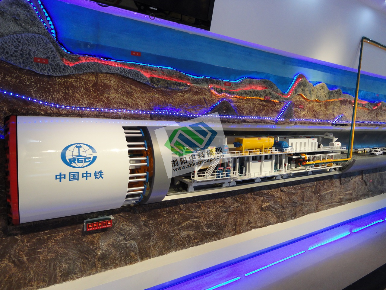 长沙南湖路湘江隧道盾构机施工模型